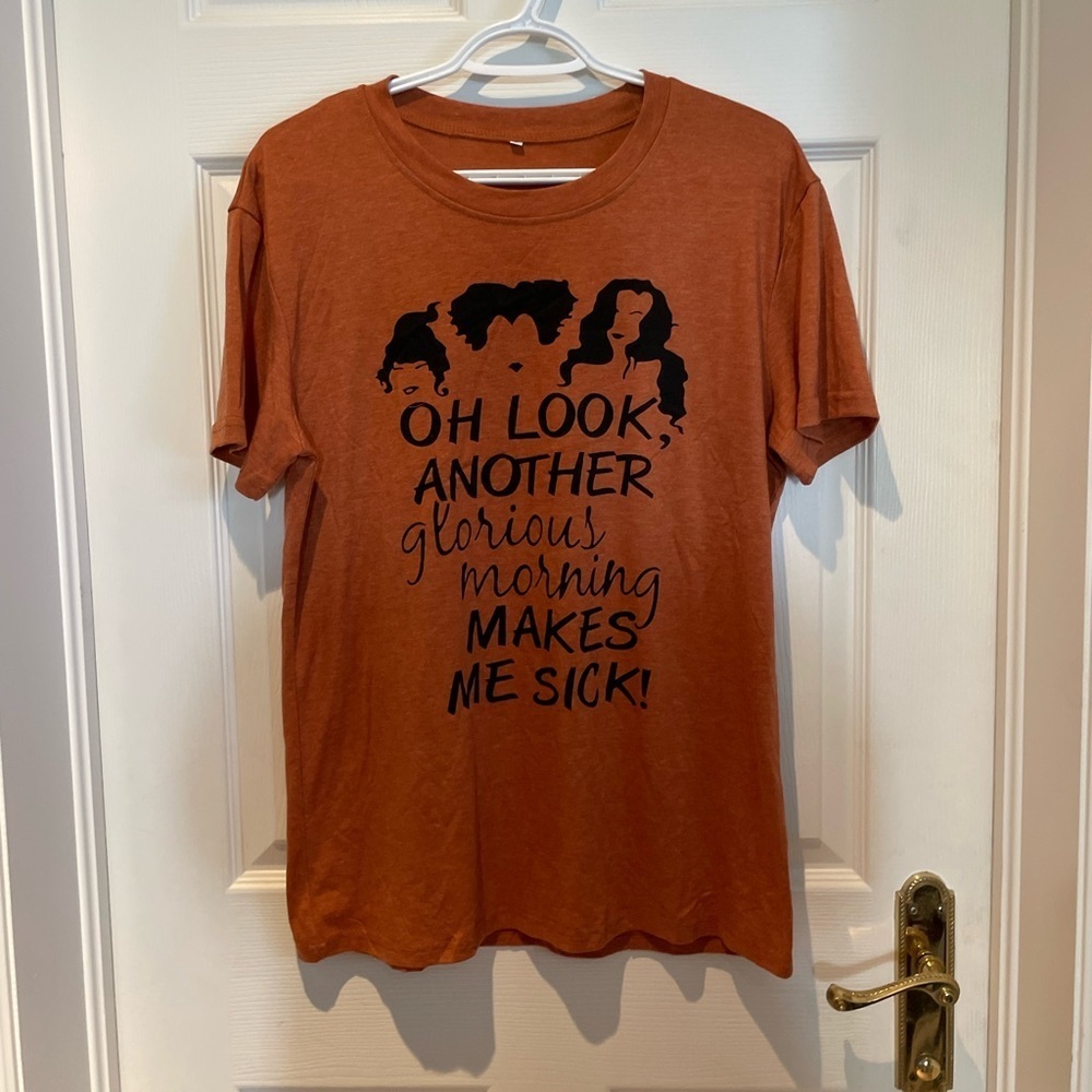 BNWOT Women’s Hocus Pocus graphic tee